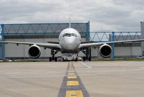 air-journal_Airbus A350_XWB_paint_shop_rollout_10
