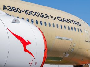 
Les passagers de Qantas devront patienter encore quelques mois avant de pouvoir embarquer sur les très attendus vols ultra-long-