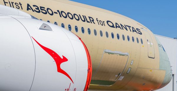 
Les passagers de Qantas devront patienter encore quelques mois avant de pouvoir embarquer sur les très attendus vols ultra-long-