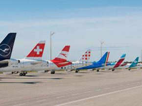 
Le groupe aérien allemand Lufthansa réfléchit à lancer un nouveau tarif encore plus bas que l’actuel   Economy Light ». O