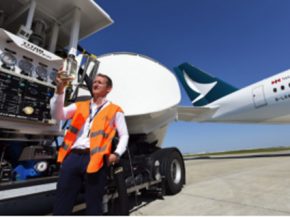 
Cathay Pacific réaffirme son engagement à atteindre zéro émission nette de carbone d ici 2050 en s engageant à utiliser du c
