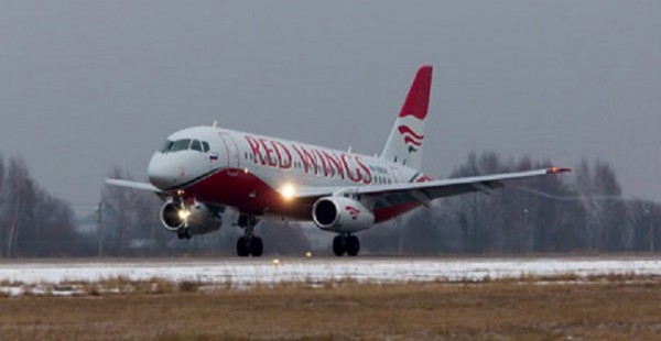 La compagnie aérienne Red Wings va acquérir jusqu’à 60 Superjet 100 et recevoir à partir de 2021 ses 16 MC-21-300, les deux 