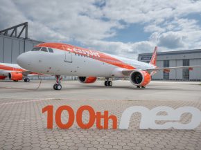 
La compagnie britannique low cost easyJet a réceptionné à Hambourg son 100e appareil de la famille Airbus A320neo, marquant un