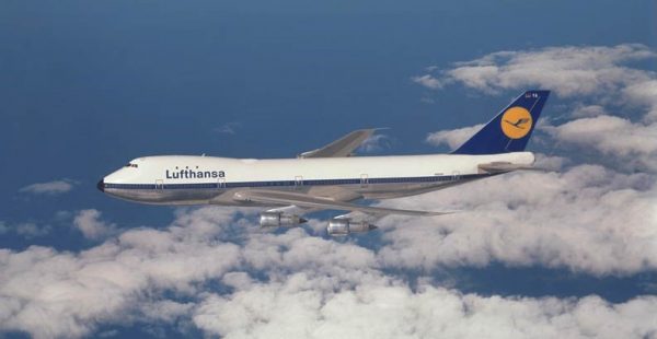 Cela fait 50 ans que le premier Boeing 747-100, alors le plus gros avion de ligne au monde, a décollé de Seattle pour son premie
