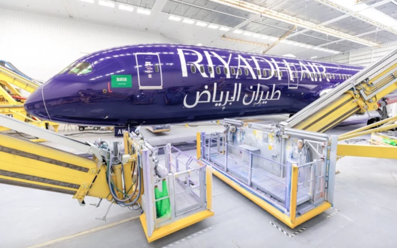 Riyadh Air dévoile son premier Boeing 787-9 de série en livrée indigo 2 Air Journal Riyadh Air dévoile son premier Boeing 787-9 de série en livrée indigo 2 Air Journal