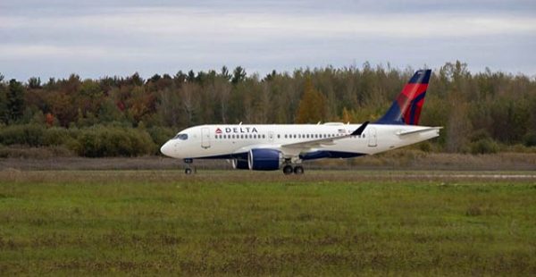 La compagnie américaine Delta Air Lines a réceptionné hier son premier Airbus A220-100 à sa sortie d usine de Mirabel au Canad