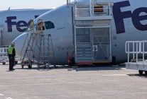 
Un avion-cargo A300 de FedEx s’est affaissé sur le nez lors d’une opération de maintenance sur le tarmac de l’aéroport B