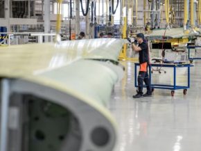 
Airbus va investir 150 millions de livres sterling — plus de 200 millions de dollars — pour convertir à Broughton, au Pays d