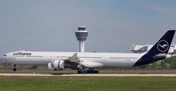
Confronté à une flambée durable des prix du carburant et à des tensions sociales persistantes, le groupe Lufthansa accélère