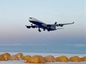 
L’Airbus A340 de Hi Fly a une nouvelle fois atterri sur le continent blanc, marquant le cinquième anniversaire d’une aventur