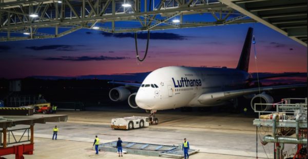
Lufthansa vient de faire décoller son premier Airbus A380 entièrement rétrofité avec une nouvelle cabine classe Affaires, mar