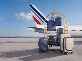 
Air France et Delsey Paris lancent une nouvelle collection de bagages et d’accessoires de voyage baptisée   Élégance », pe