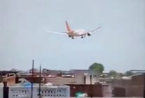 
Un an après le crash du Boeing 787‑8 d’Air India à Ahmedabad, les autorités indiennes ne publieront qu’un rapport intér