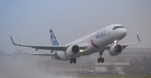 Mercredi 31 janvier, Airbus a réalisé le premier vol d essai de l A321LR (Long Range). Cette variante dans une gamme étendue de
