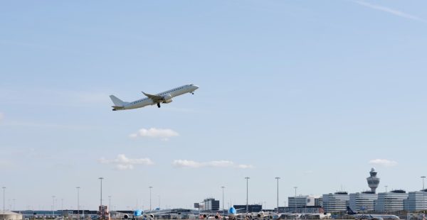
L’aéroport d’Amsterdam-Schiphol poursuit sa reprise. En novembre 2025,&nbsp;5,2 millions de passagers&nbsp;ont transité par