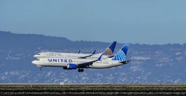 
La fin d’une image d’aviation à San Francisco : les atterrissages parallèles simultanés sur les pistes rapprochées de SFO