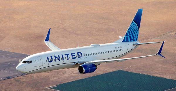 
Alors que les tempêtes hivernales paralysaient les États-Unis durant les fêtes de Noël, un commandant d’United Airlines a r
