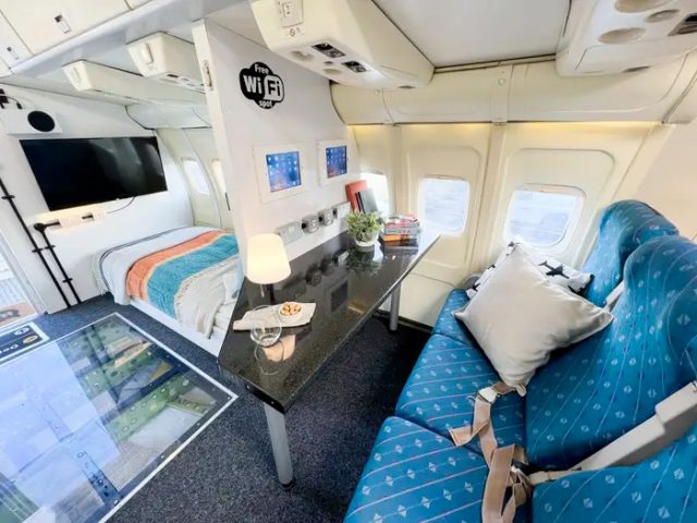 Un Boeing 737 transformé en chambre Airbnb (photos et vidéo) 15 Air Journal