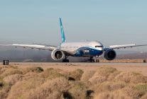 
Des freins portés à plus de 1 371 °C, des roues qui rougeoient, des bouchons fusibles qui fondent par conception : le Boeing 7