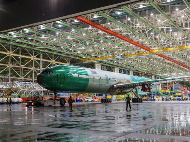 Le premier 777-9X sort de sa FAL (photos) 3 Air Journal