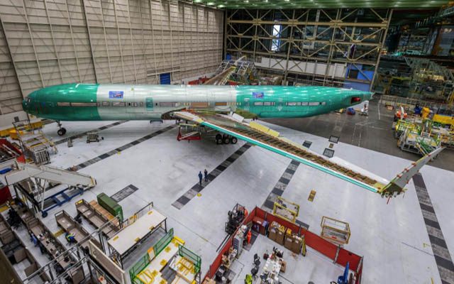 Le premier 777-9X sort de sa FAL (photos) 177 Air Journal