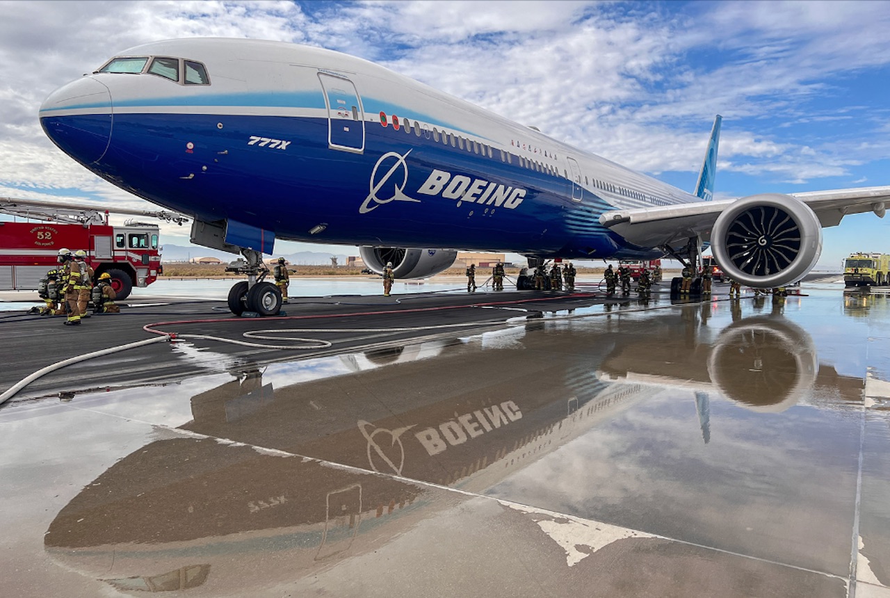 Boeing 777-9 : le test d'énergie maximale de freinage validé à Edwards Air Force Base 2 Air Journal Boeing 777-9 : le test d'énergie maximale de freinage validé à Edwards Air Force Base 2 Air Journal