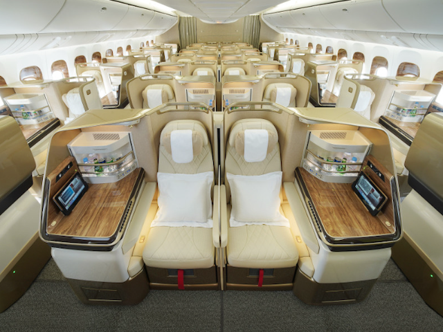 Le premier B777 d'Emirates avec cabine réaménagée a décollé pour Genève 29 Air Journal