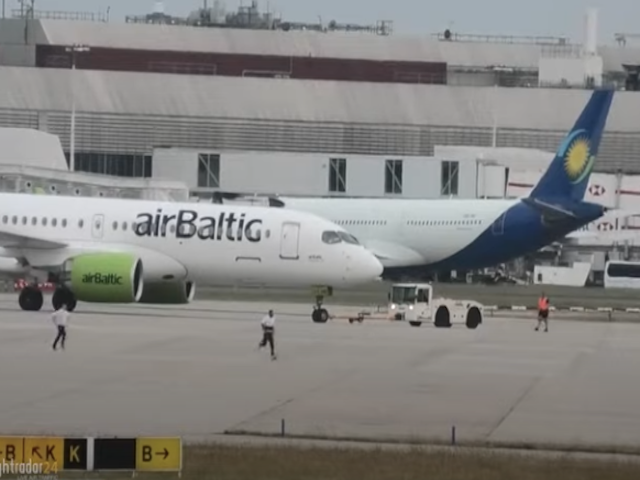 Aéroport Heathrow de Londres : un homme, qui devait être expulsé, s’évade un instant sur le tarmac (vidéo)