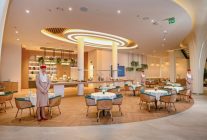 
Emirates vient d’inaugurer à Dubaï un centre de formation inédit pour ses 25 000 hôtesses et stewards. Le Centre of 