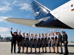 L’équipage de Lufthansa  Trachten  se prépare pour le décollage à l’occasion de l’Oktoberfest de Munich. Cette année, l