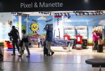 
Un nouvel espace de jeux vidéo vient d’atterrir au cœur du Terminal 1 de Lyon-Saint‑Exupéry. Baptisée  &nbsp;Pixel et Ma