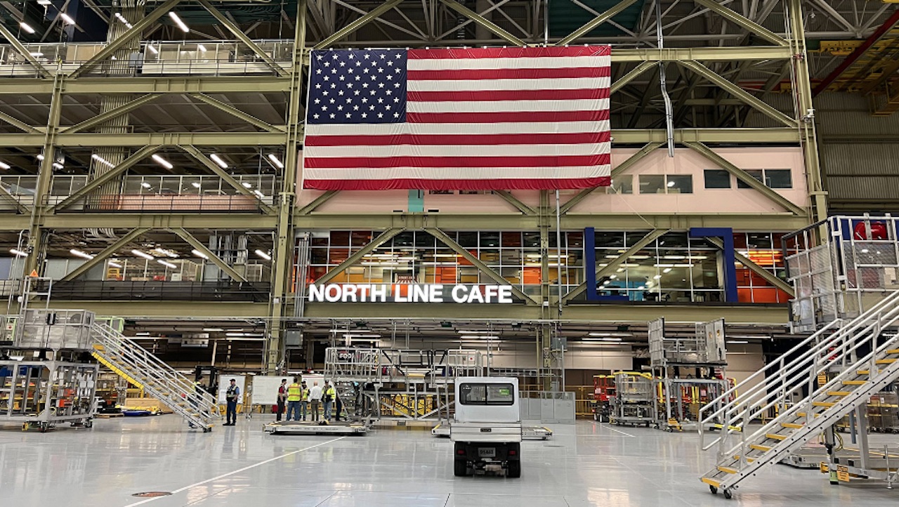 Boeing recrute jusqu’à 140 ouvriers par semaine pour accélérer la production du 737 MAX à Everett  1 Air Journal