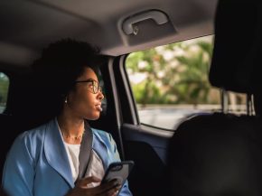 
Depuis le 5 novembre 2025, les utilisateurs d’Uber en France membres du programme de fidélité Flying Blue peuvent collecter d