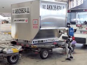 
À partir de mai 2026, JAL Grand Service et GMO AI & Robotics débuteront à l’aéroport de Tokyo‑Haneda la première exp