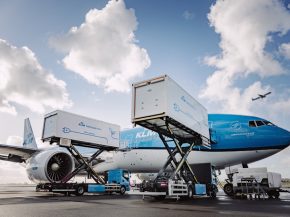 
KLM va céder 75% de sa filiale KLM Catering Services (KCS) au spécialiste mondial de la restauration aérienne gategroup, tout 