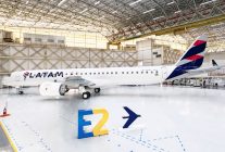 
LATAM Airlines Brasil a dévoilé à São José dos Campos le tout premier Embraer E195‑E2 aux couleurs de la compagnie, ouvran