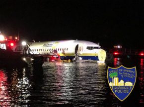 Un Boeing 737 de Miami Air International en provenance de la base aéronavale de Guantanamo Bay a fini son atterrissage, vendredi 