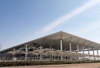
L’Inde s’apprête à inaugurer une nouvelle infrastructure majeure pour accompagner l’explosion de son trafic aérien. Situ
