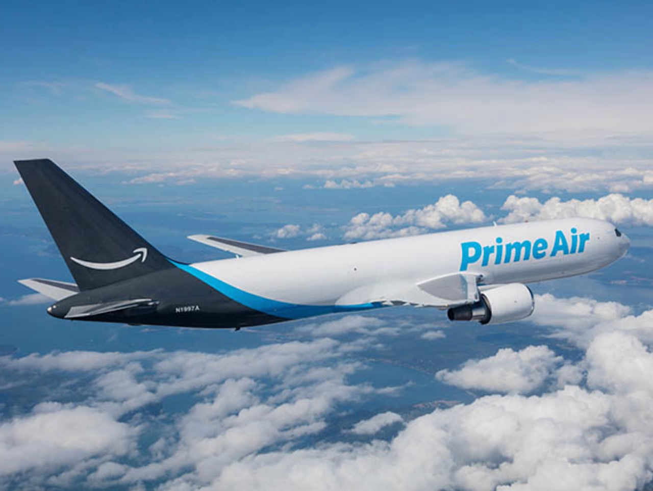 Miami : un Boeing 767 cargo d’Amazon sort de piste et percute des véhicules, cinq morts 1 Air Journal Miami : un Boeing 767 cargo d’Amazon sort de piste et percute des véhicules, cinq morts 1 Air Journal