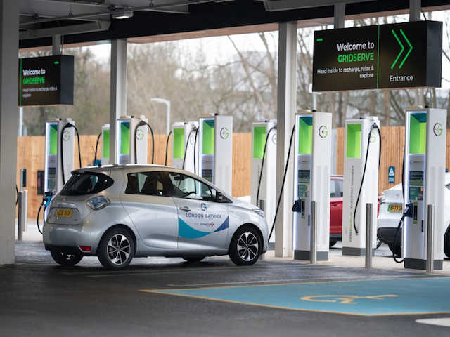 Londres Gatwick devient le premier aéroport international à ouvrir une station de recharge dédiée aux véhicules électriques 17 Air Journal