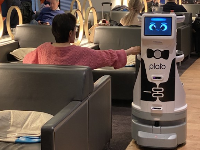 Vinci Airports teste Plato, un nouveau robot à Lyon-Saint-Exupéry 1 Air Journal