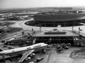 
Air France célèbre dans un communiqué les 50 ans de l’aéroport de Roissy Charles de Gaulle (CDG), une histoire commune puis