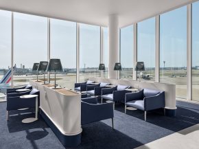 
Air France a inauguré le 7 juillet 2026 un nouveau salon au Terminal 4 de l’aéroport de Londres-Heathrow, l’une des escales