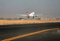 
Les frappes contre l’aéroport de Sanaa au Yemen et la riposte houthie contre l’aéroport saoudien d’Abha illustrent une da