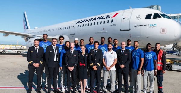 




Air France a annoncé le 25 août un nouveau partenariat avec la Fédération Française de Basket-ball (FFBB), devenant pour