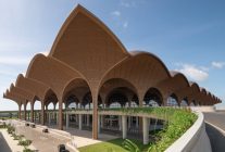 
Le Cambodge a inauguré officiellement ce lundi 20 octobre 2025 le Techo International Airport, un aéroport ultramoderne et dura