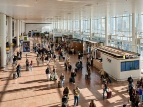 
Près de 1,8&nbsp;million de voyageurs ont transité par Brussels Airport en mars, soit une hausse de 1,9&nbsp;% sur un an, alors