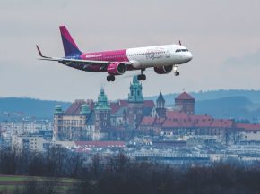 La compagnie hongroise low cost Wizz Air propose des départs volontaires à ses copilotes de Londres-Luton, alors que la flambée