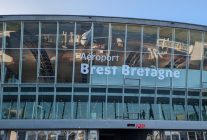 
Avec 913 000 passagers en 2025, l’aéroport Brest Bretagne voit sa fréquentation reculer légèrement, mais confirme son rôle