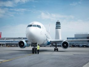 
Vienne renonce à sa troisième piste, mais pas à sa croissance. L’exploitant de l’aéroport, Flughafen Wien AG, met officie